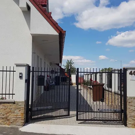 Chaloupka Na Pivovare * Sec
